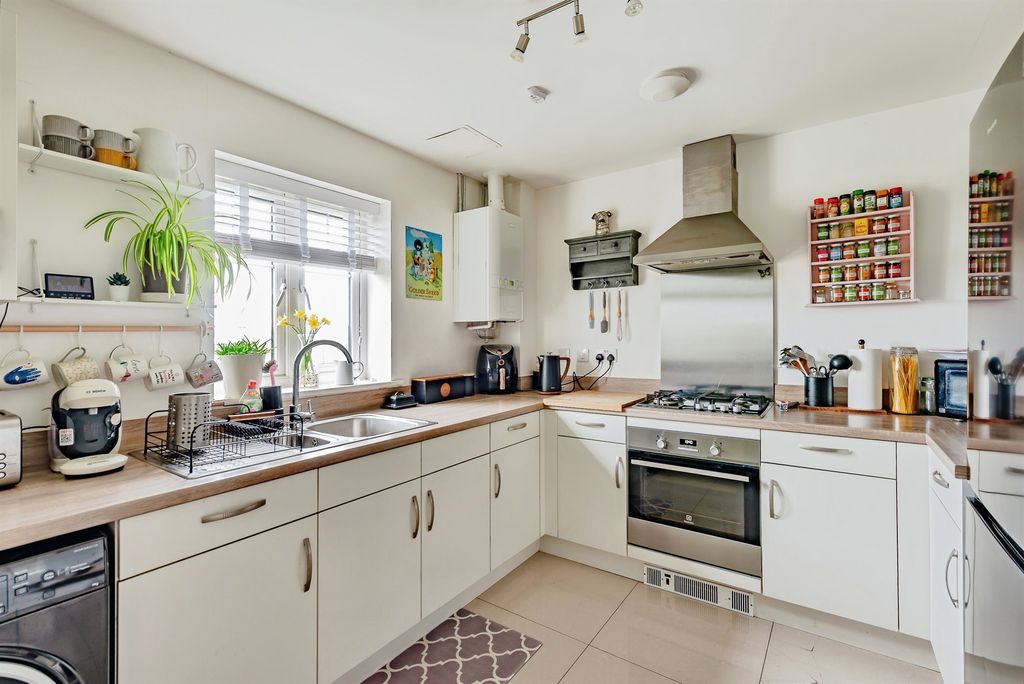 Property photo 3 of 15