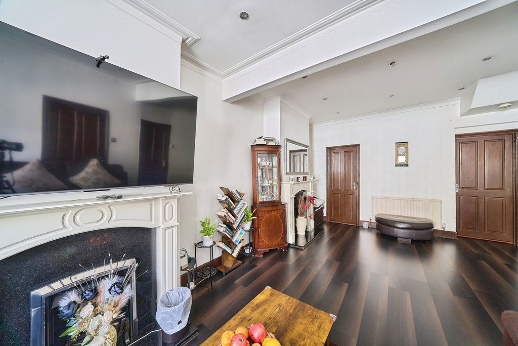 Property photo 3 of 19 Pbox-Img.Jpg