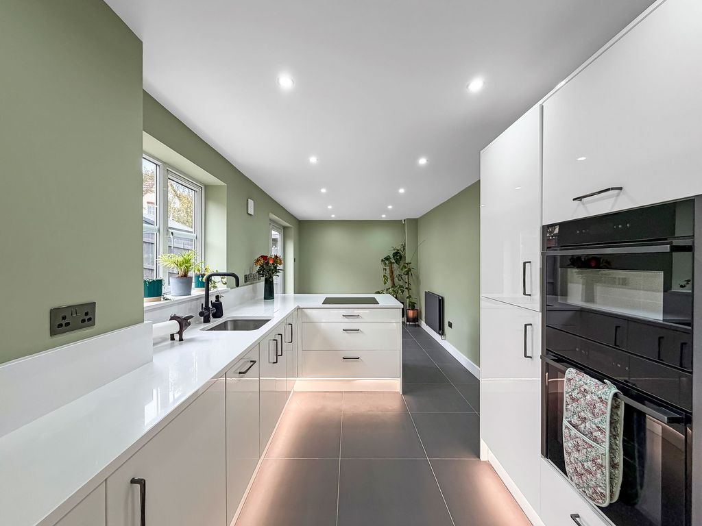 Property photo 2 of 36