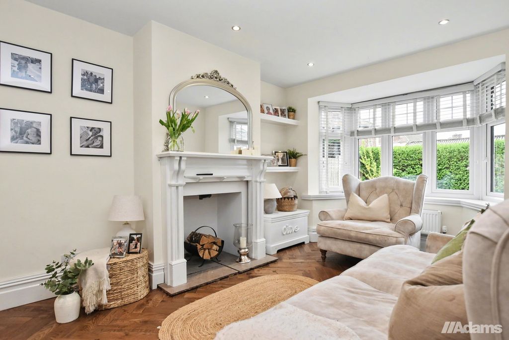 Property photo 3 of 42