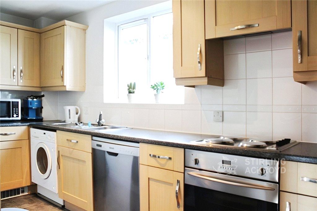 Property photo 2 of 6 Kitchen