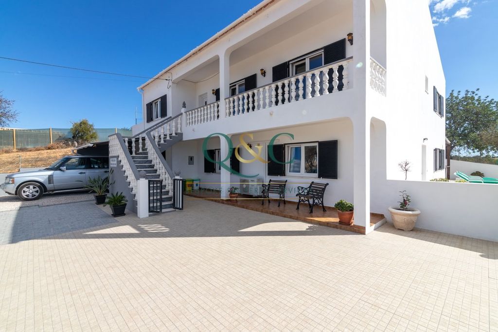 Property photo 1 of 23 Beautifully Renovated Detached House In A Great Location Close To Boliqueime.