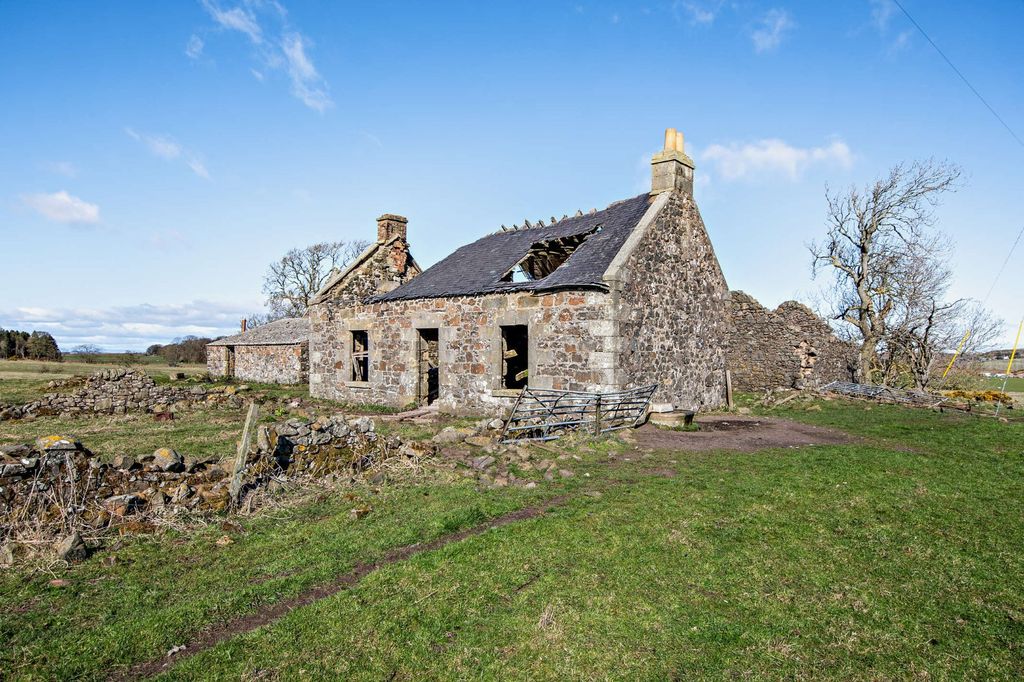 Property photo 3 of 16 Ruined Steading