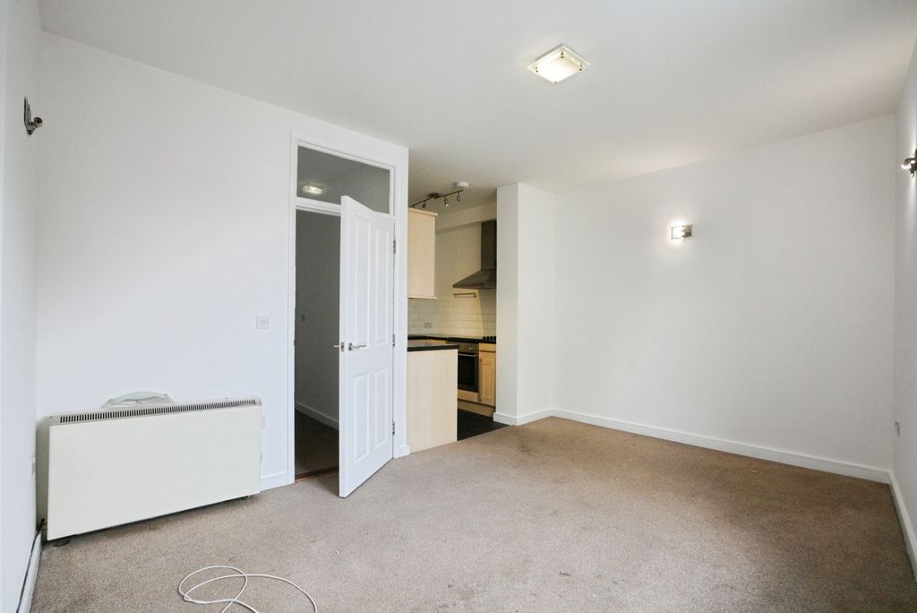 Property photo 2 of 17 Photo