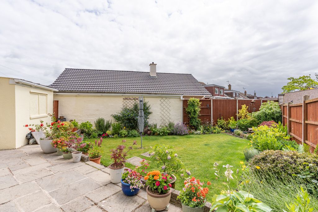 Property photo 2 of 18 A7405996-16