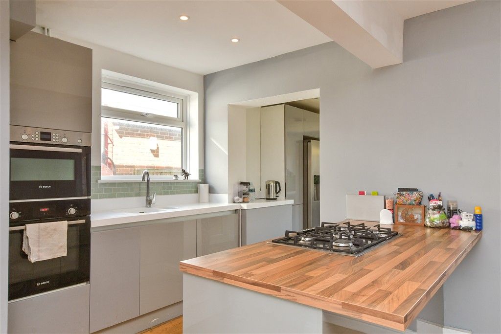 Property photo 3 of 16 Kitchen/ Dining Area