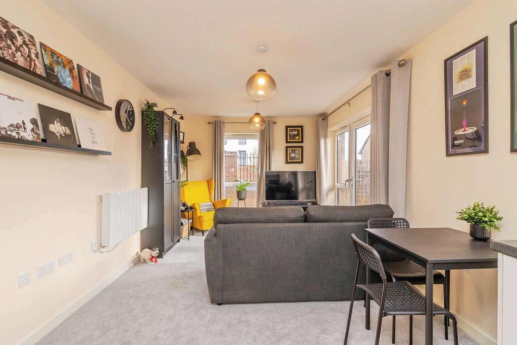 Property photo 3 of 20 Pbox-Img.Jpg