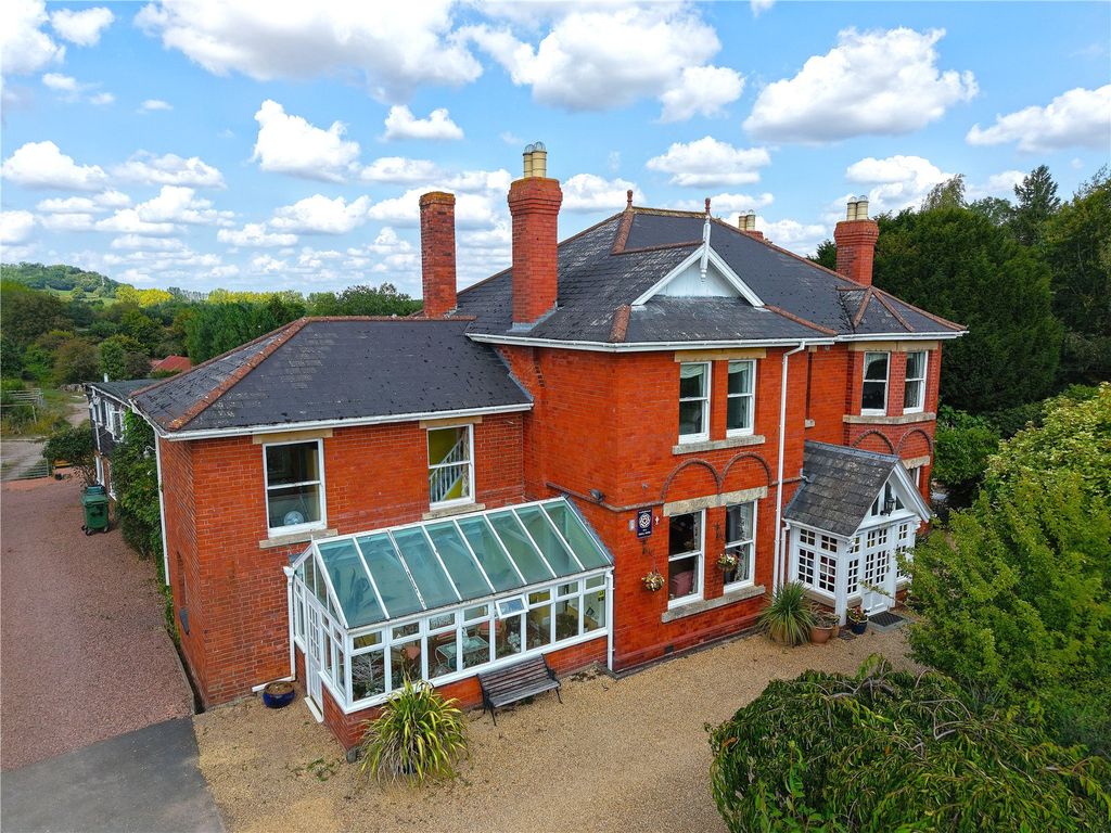 Property photo 1 of 33 Picture No. 02