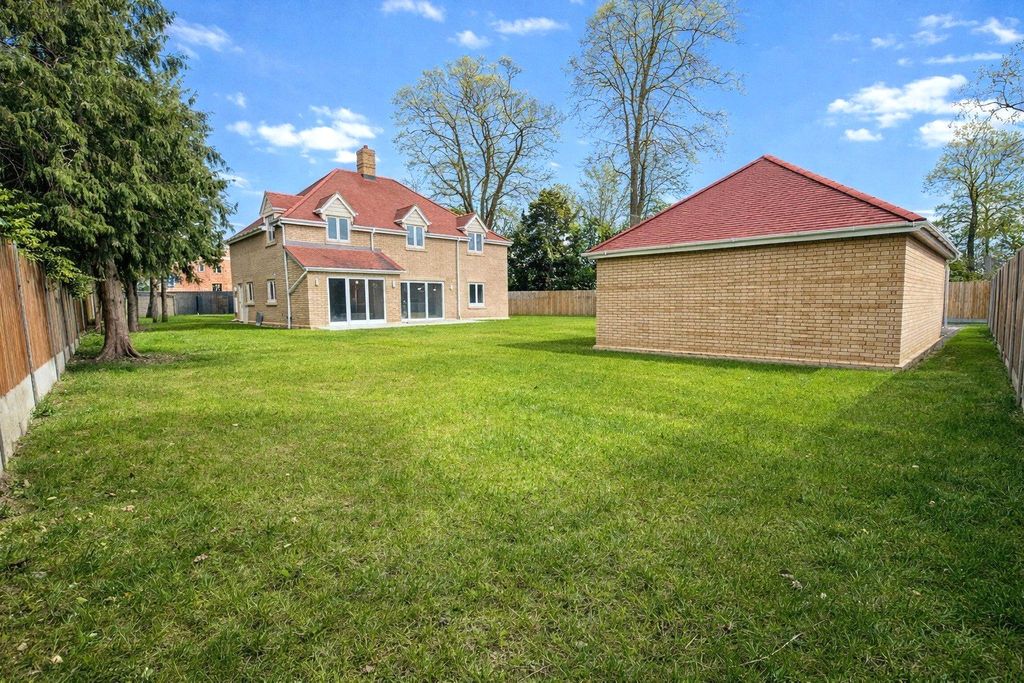 Property photo 3 of 8 Rear Garden