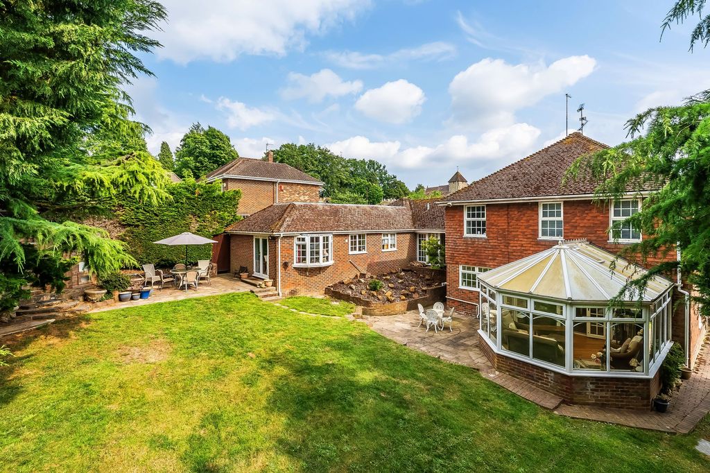 Property photo 2 of 31