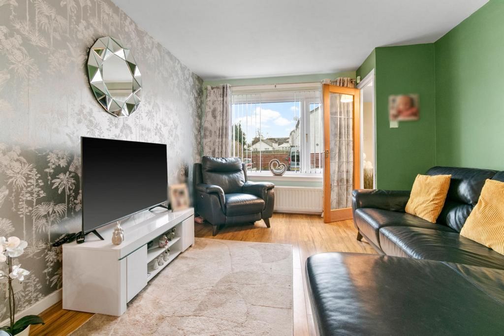 Property photo 2 of 27