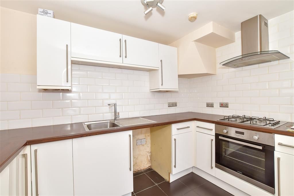 Property photo 2 of 9 Kitchen