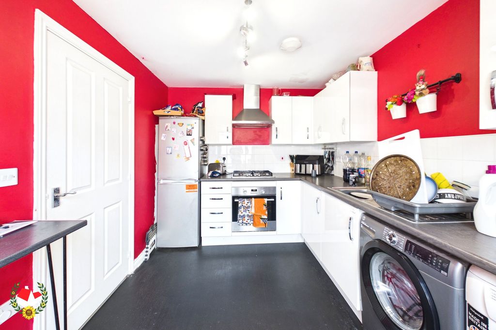 Property photo 3 of 10