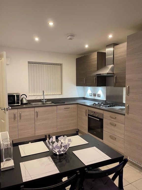 Property photo 2 of 10 Kitchen