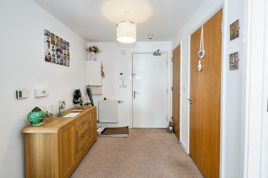 Property photo 3 of 10