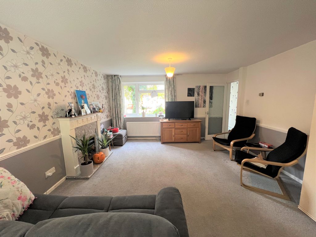 Property photo 3 of 12 Image