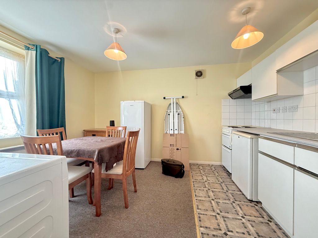 Property photo 3 of 8 Annex