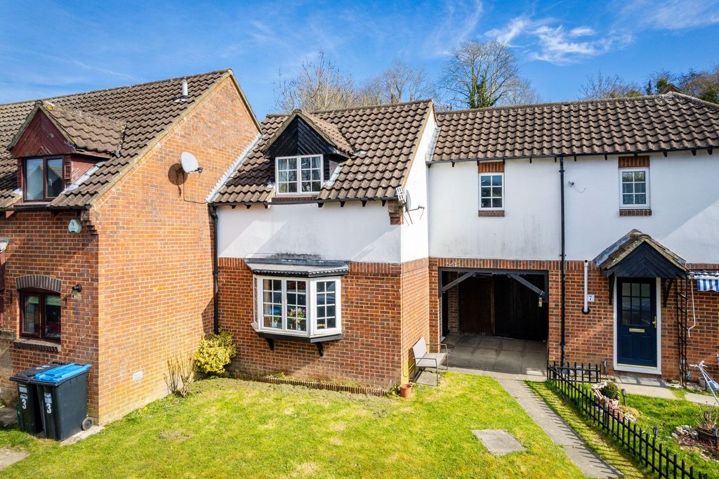 Property photo 1 of 8