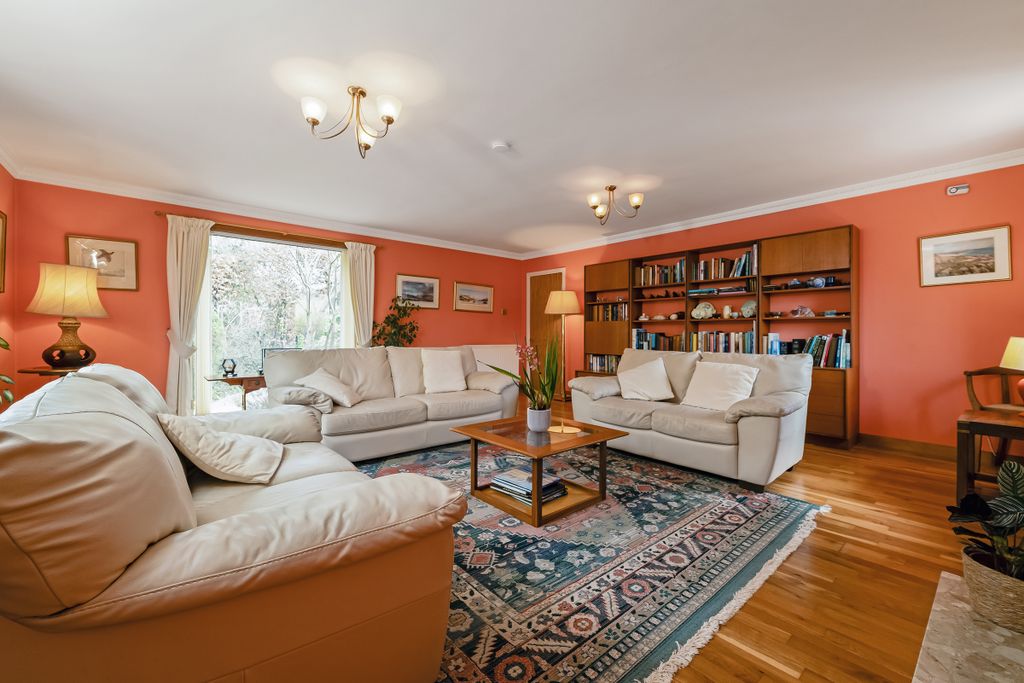 Property photo 2 of 26