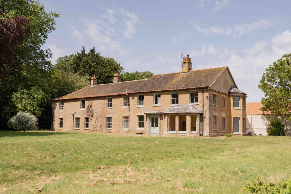 Property photo 1 of 14 Lodge Farm