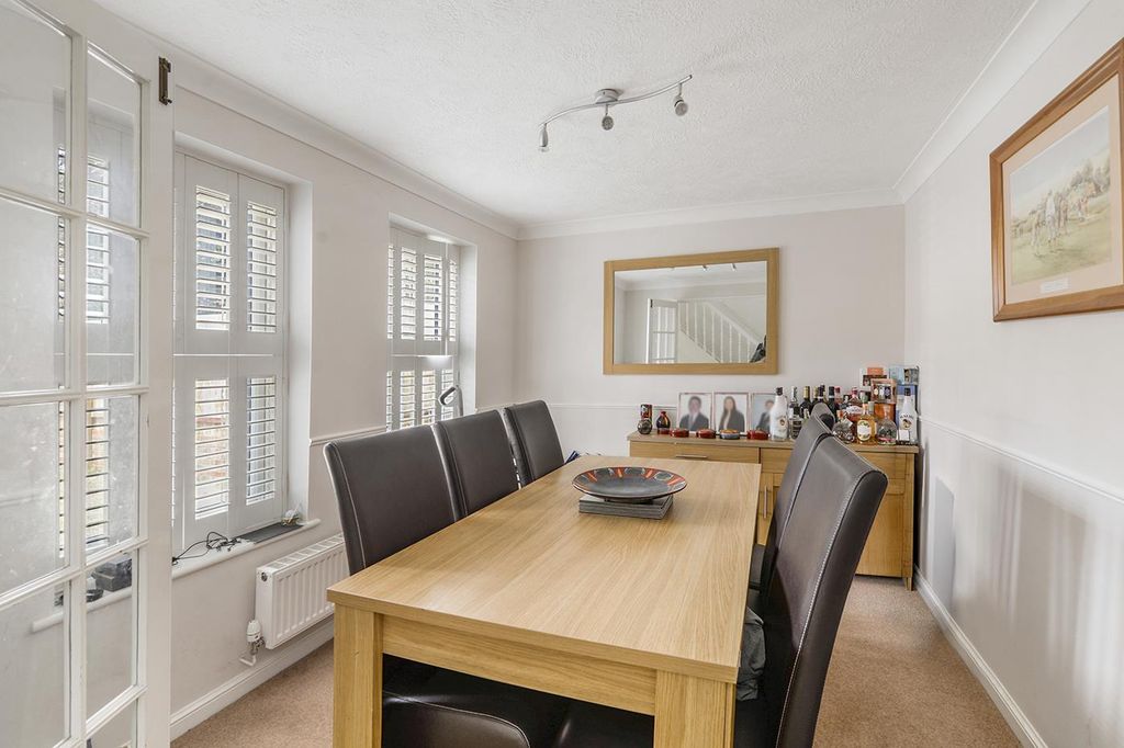 Property photo 3 of 16 18Chestnut03.Jpg