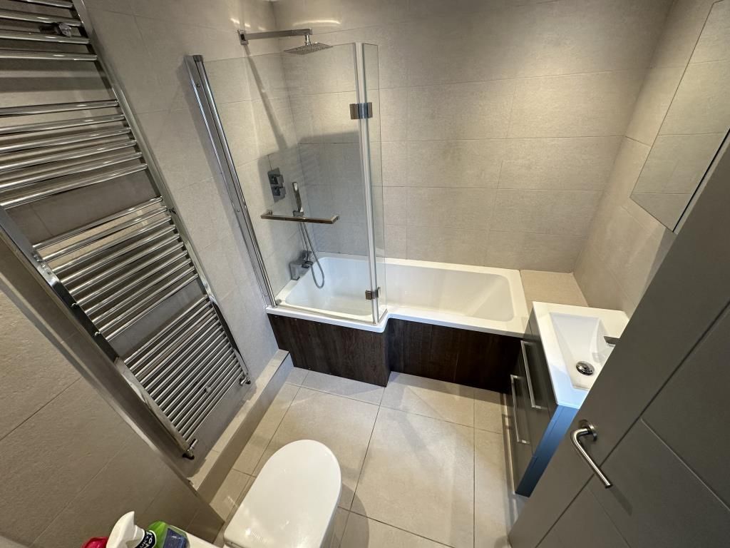 Property photo 2 of 6 Bathroom