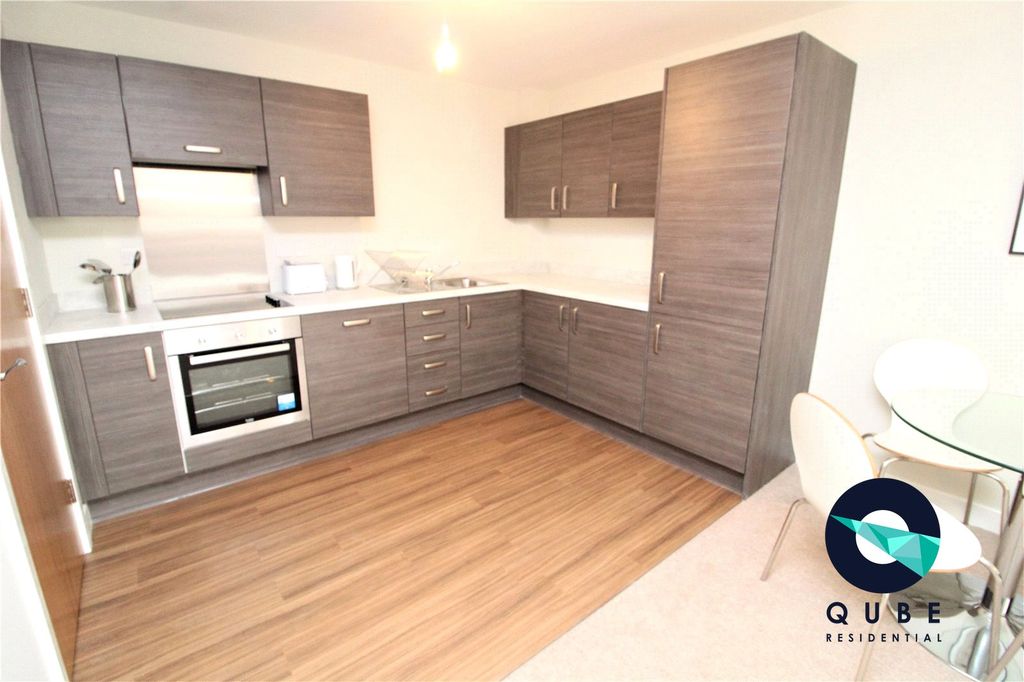 Property photo 2 of 16 Picture No. 24