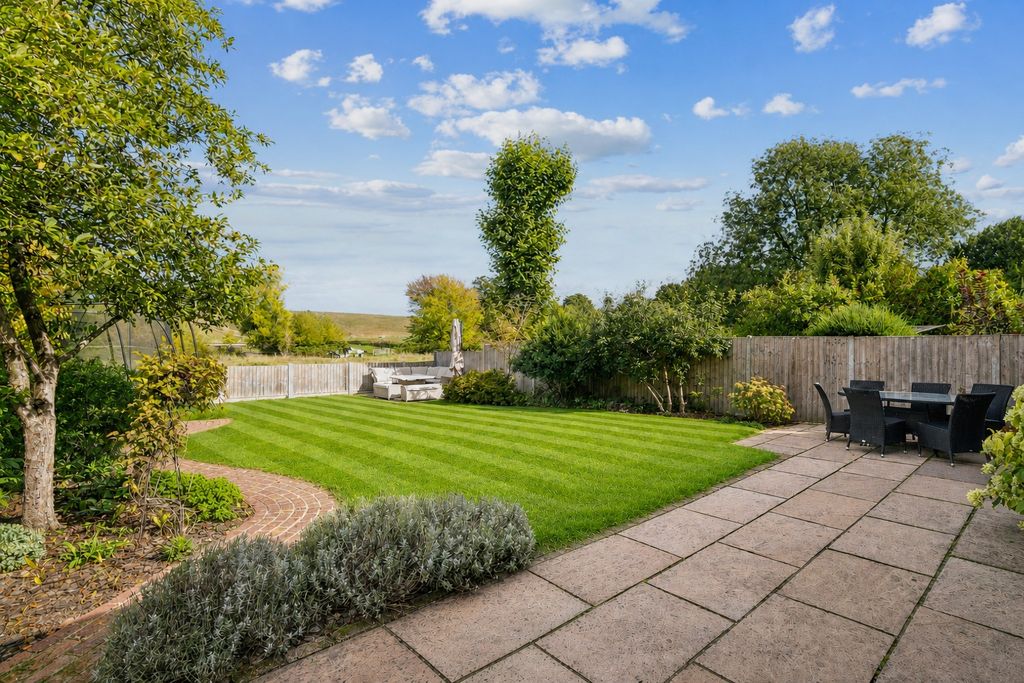 Property photo 3 of 26 5534742