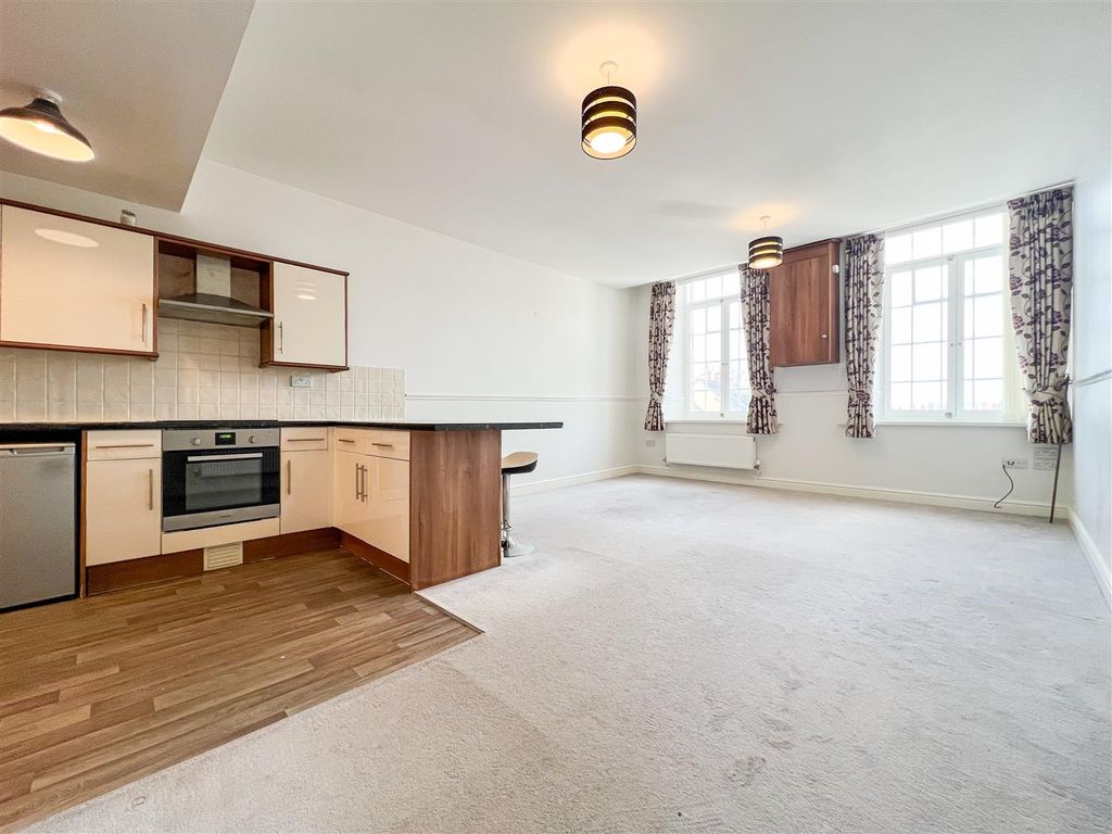 Property photo 2 of 17 Living / Dining /Kitchen