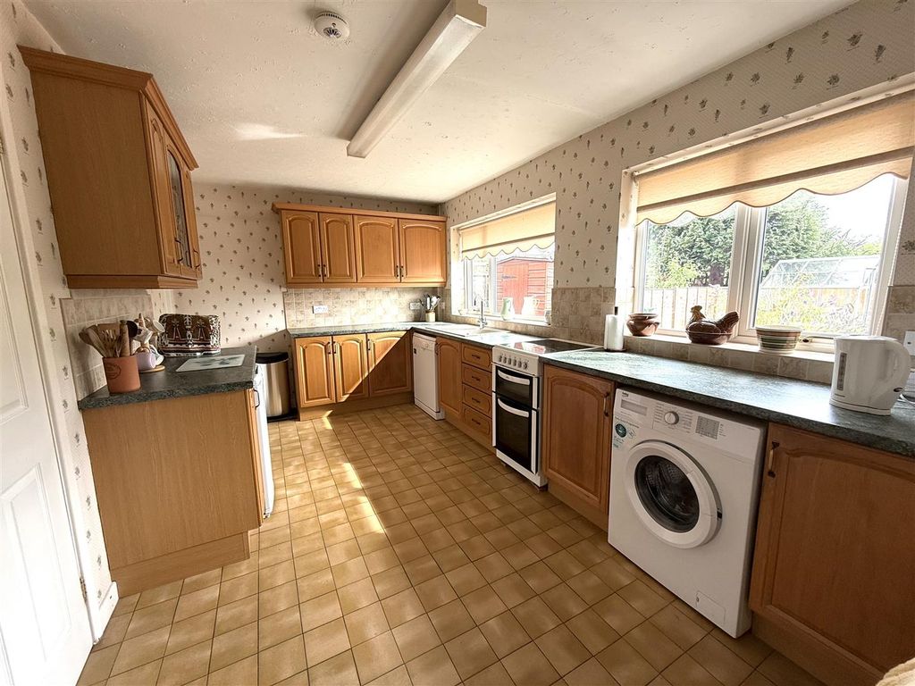 Property photo 2 of 23 25 Hawks Kitchen.Jpeg