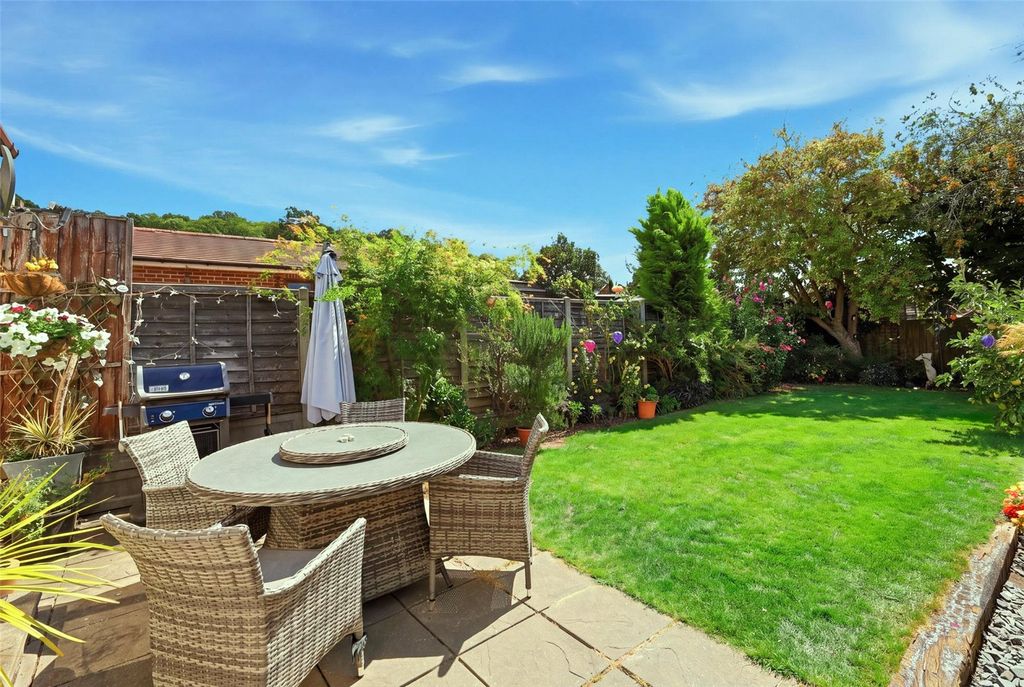 Property photo 2 of 26 Picture No. 61