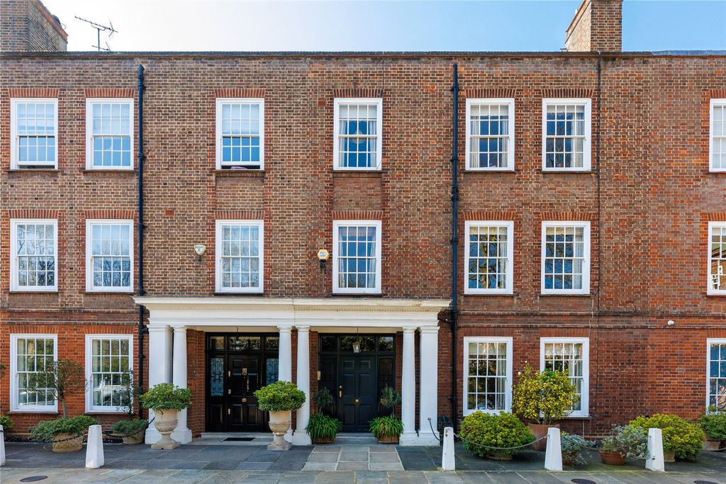 Property photo 1 of 11 Exterior