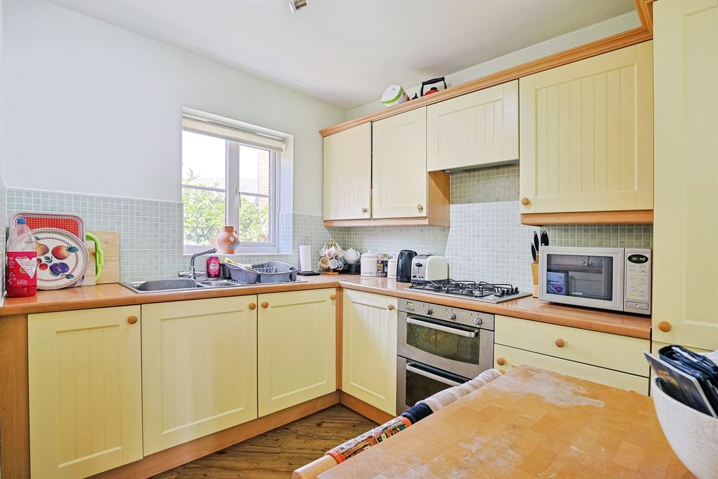 Property photo 3 of 17