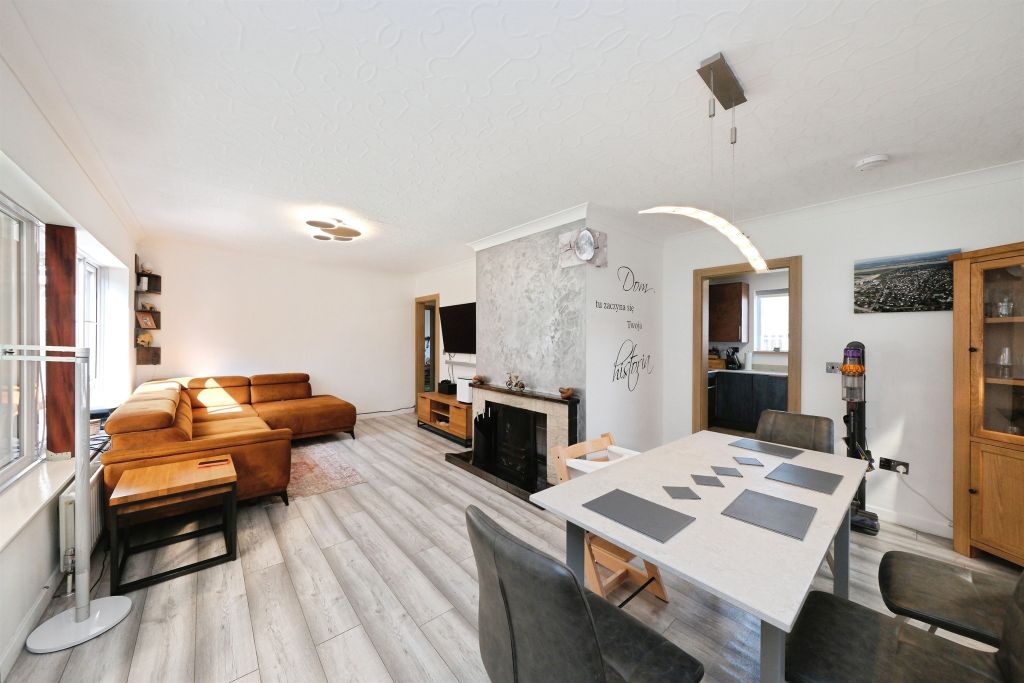 Property photo 3 of 24