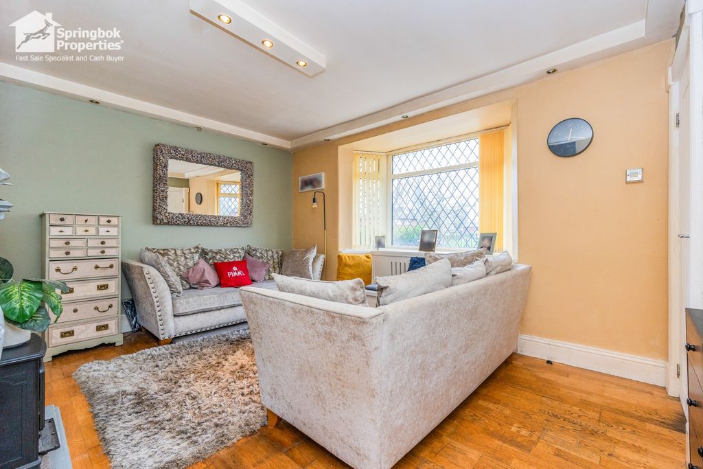 Property photo 3 of 18 Image 2