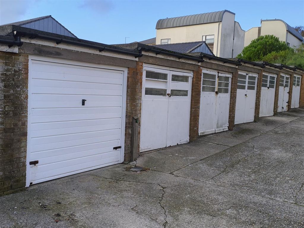 Property photo 1 of 6 Bloc.Jpg