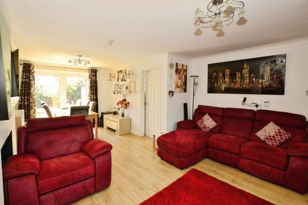 Property photo 2 of 17 Photo