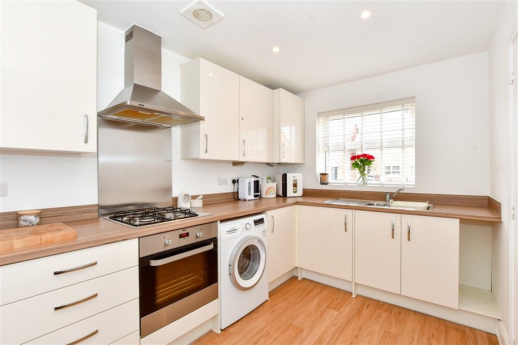 Property photo 2 of 8 Kitchen