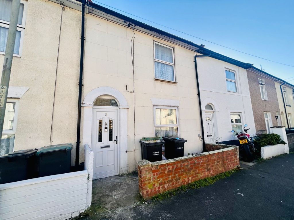 Property photo 1 of 10 External