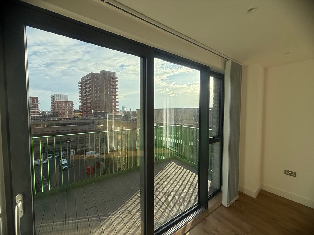 Property photo 3 of 8 Balcony