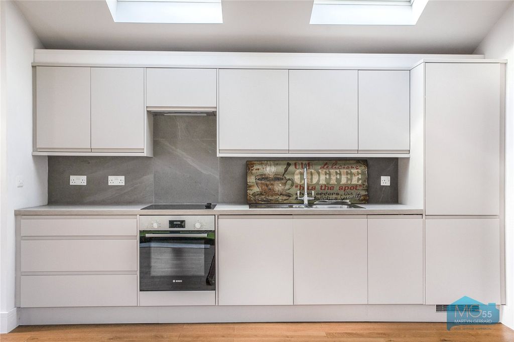 Property photo 2 of 13 Picture No. 29