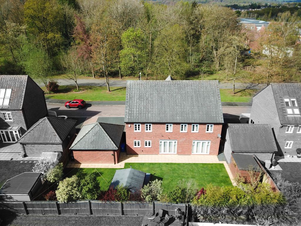 Property photo 2 of 24