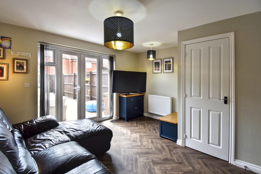 Property photo 2 of 18