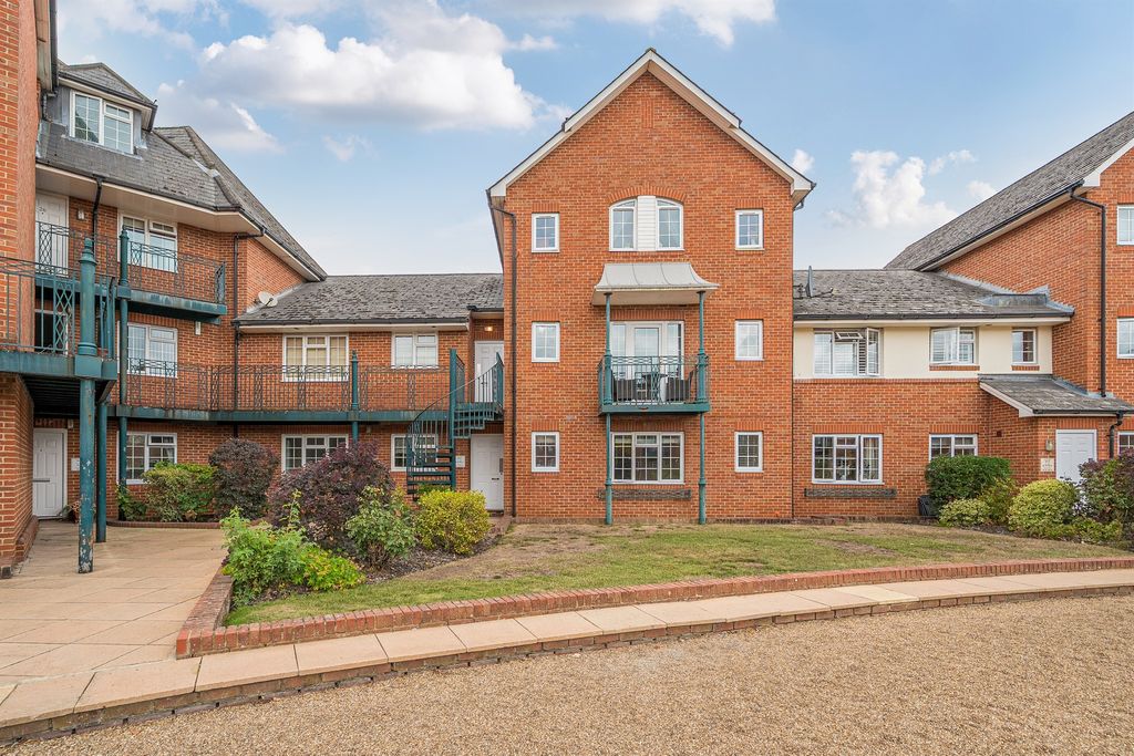 Property photo 1 of 12