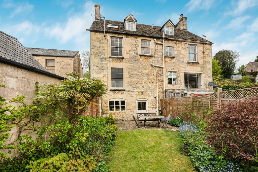 Property photo 1 of 31