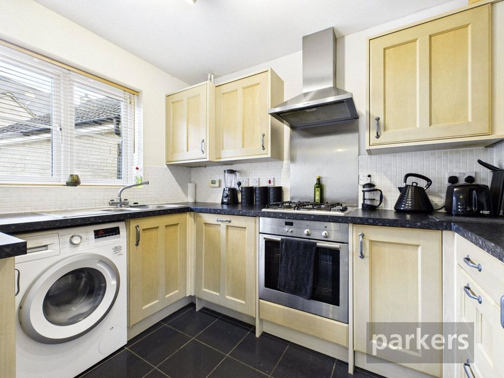 Property photo 2 of 18 Kitchen