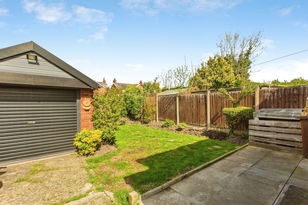 Property photo 2 of 17 Garden