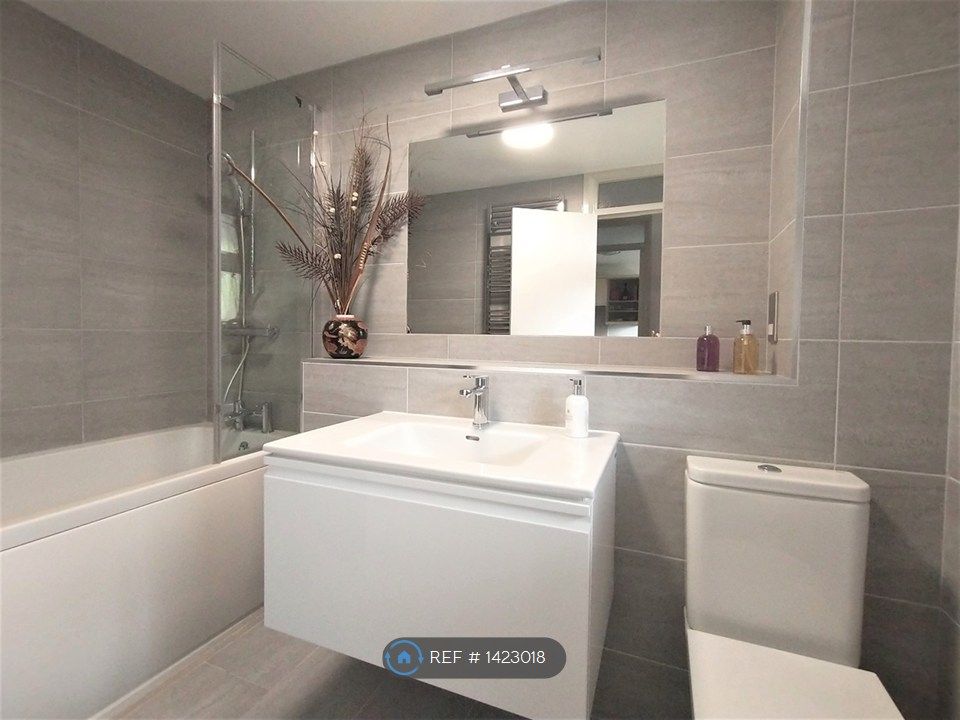 Property photo 3 of 6 Bathroom