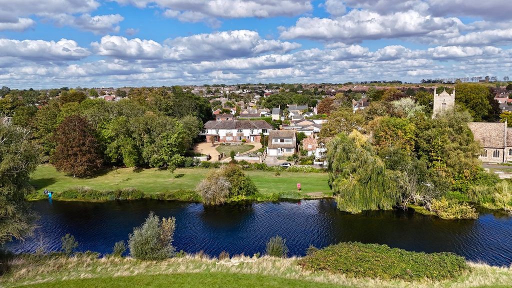 Property photo 1 of 25