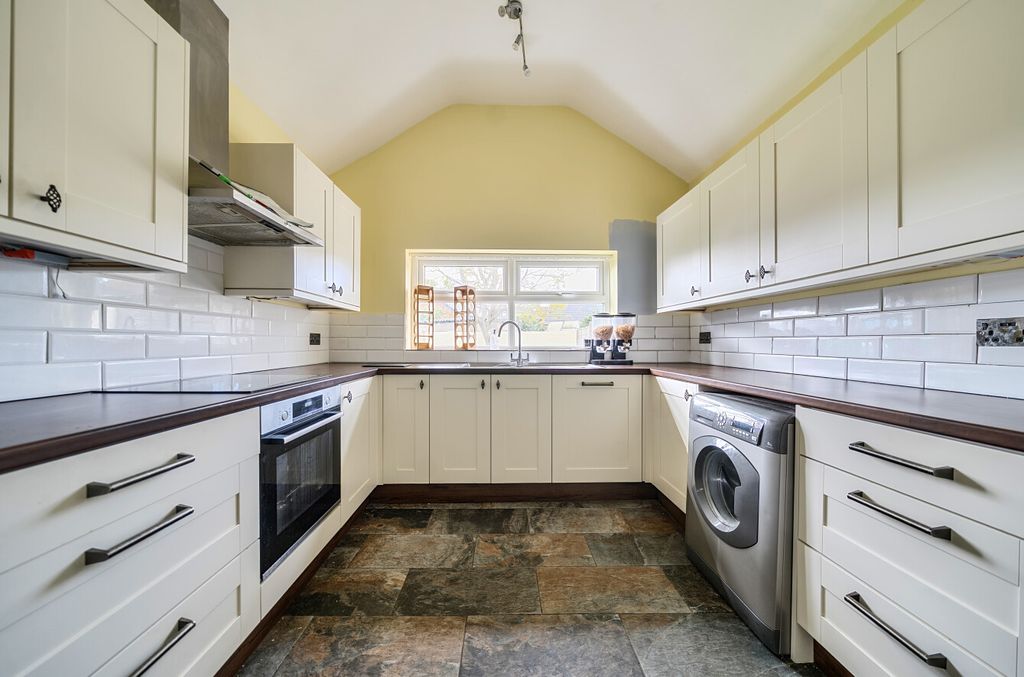Property photo 2 of 15 13545021068c403A6Aa717